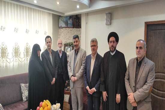 بازدید رئیس دانشگاه و مدیر حراست دانشگاه علوم پزشکی گیلان از بیمارستان کوثر آستانه‌اشرفیه و عیادت از والدین دو شهید 